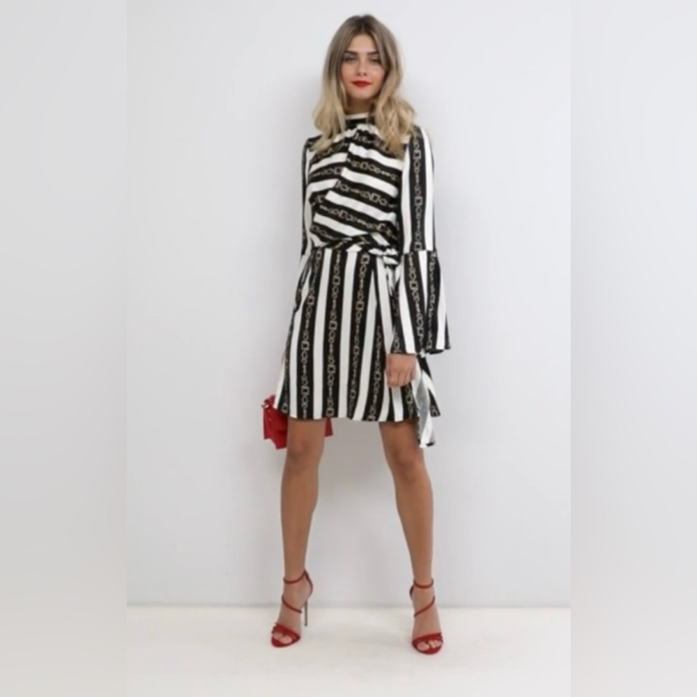 🧁ASOS Black & White Stripe with Chain print Dress. US 6.
